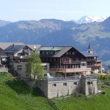 Hotel Restaurant Capricorns Casti-Wergenstein Buitenkant foto