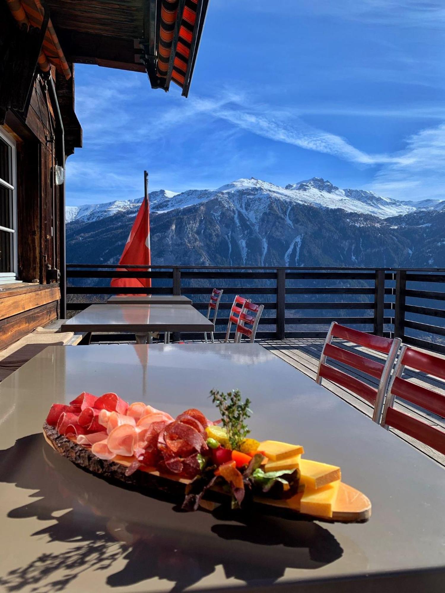 Hotel Restaurant Capricorns Casti-Wergenstein Buitenkant foto