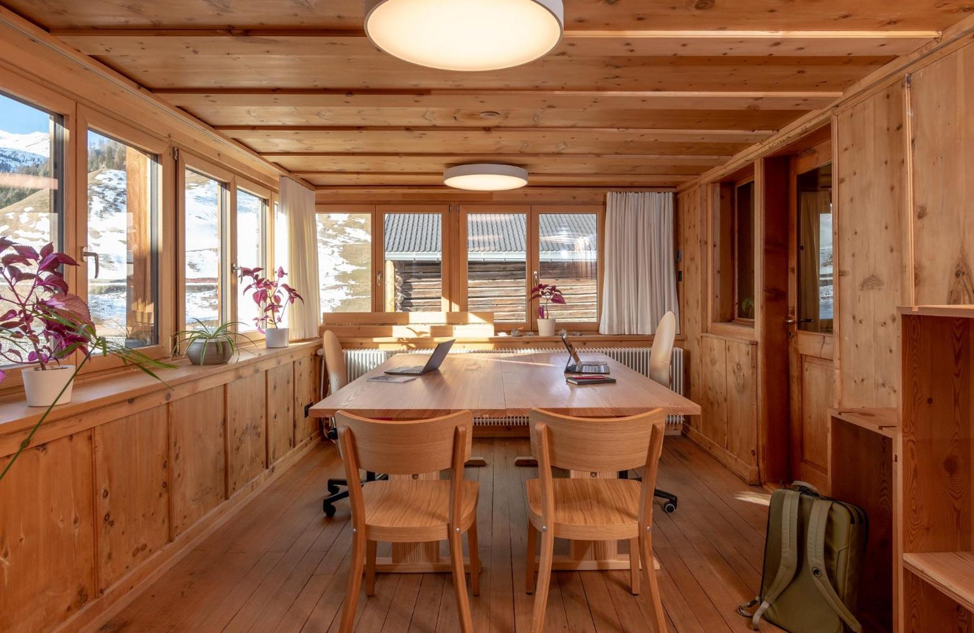 Hotel Restaurant Capricorns Casti-Wergenstein Buitenkant foto