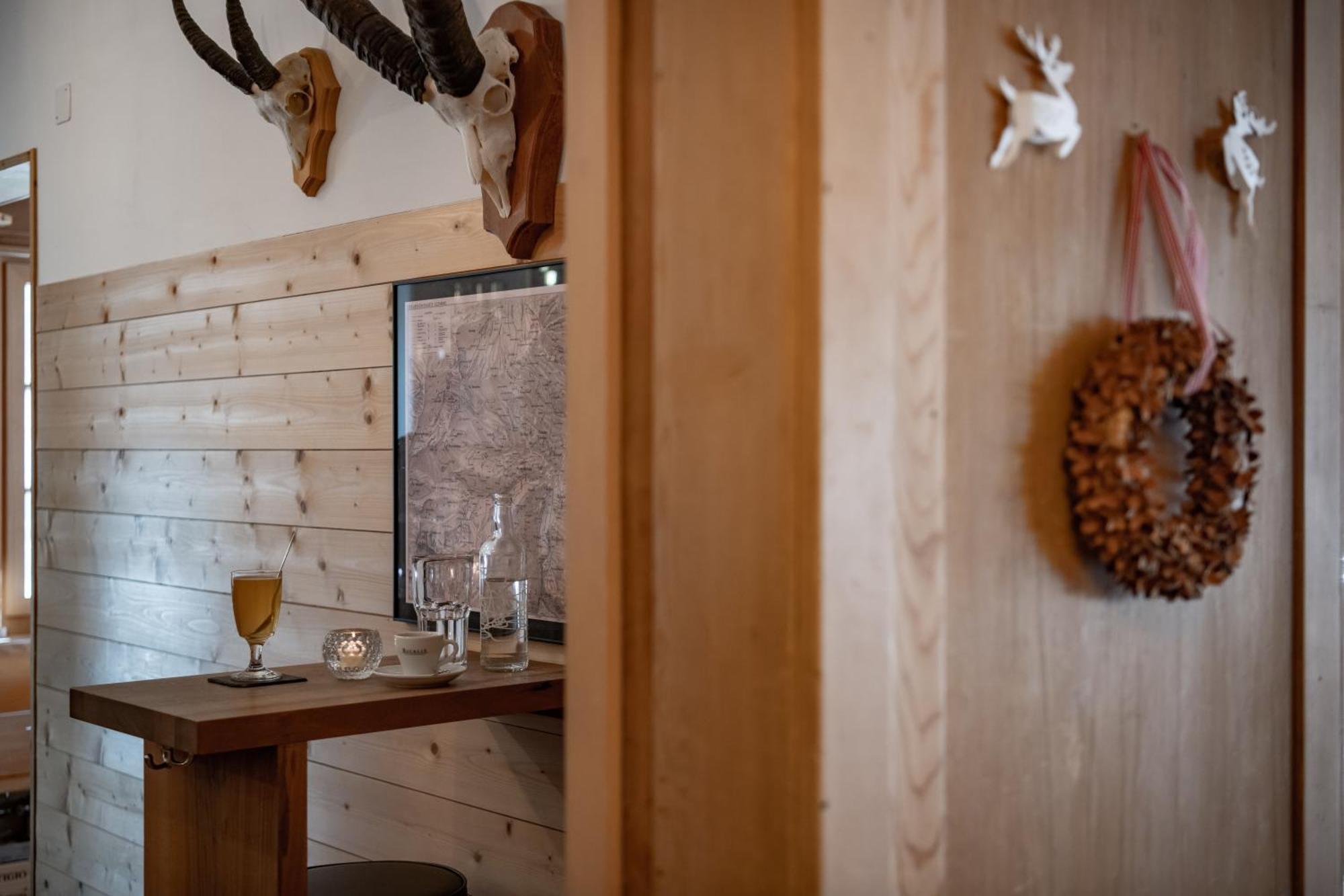 Hotel Restaurant Capricorns Casti-Wergenstein Buitenkant foto