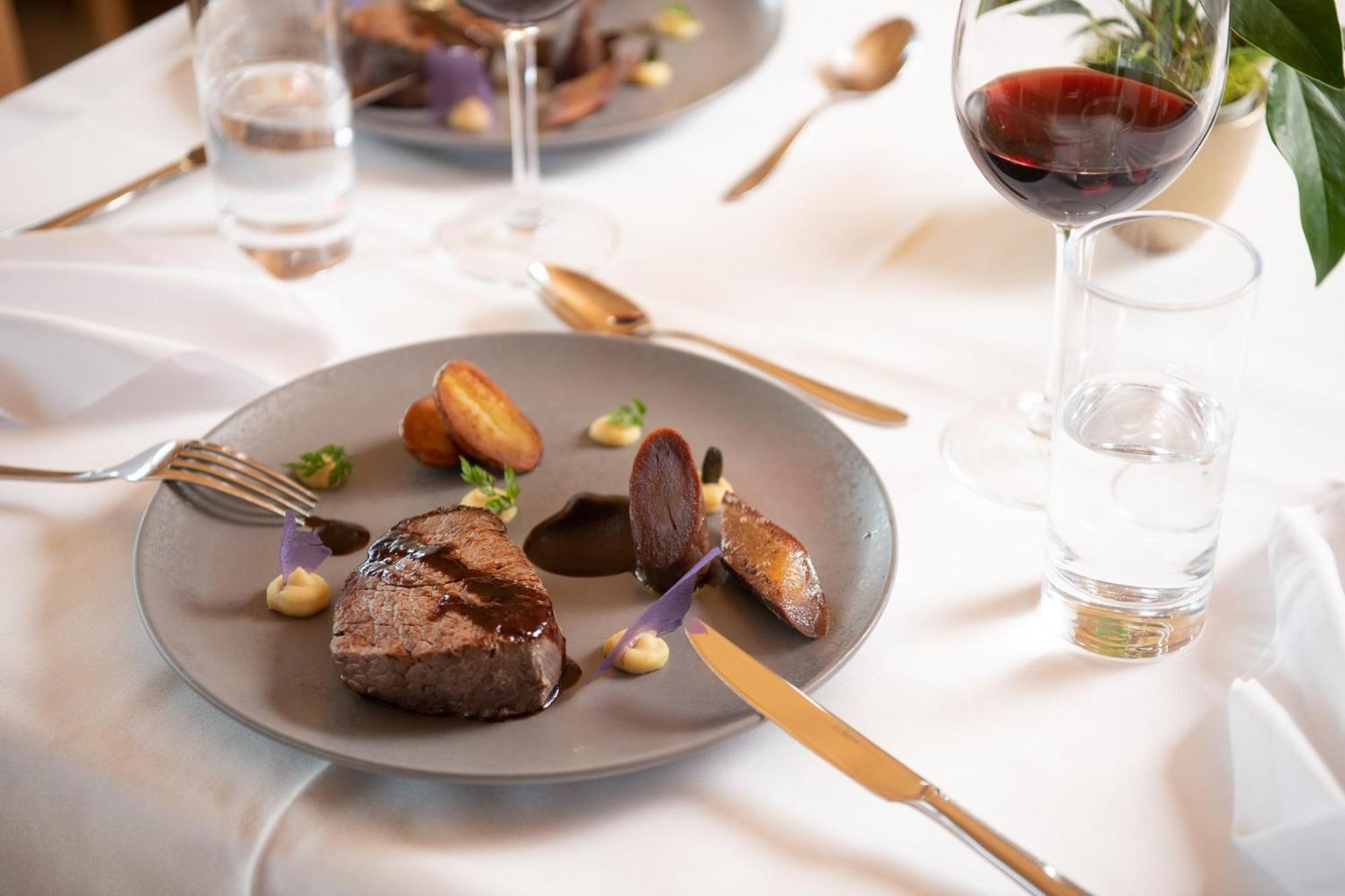 Hotel Restaurant Capricorns Casti-Wergenstein Buitenkant foto