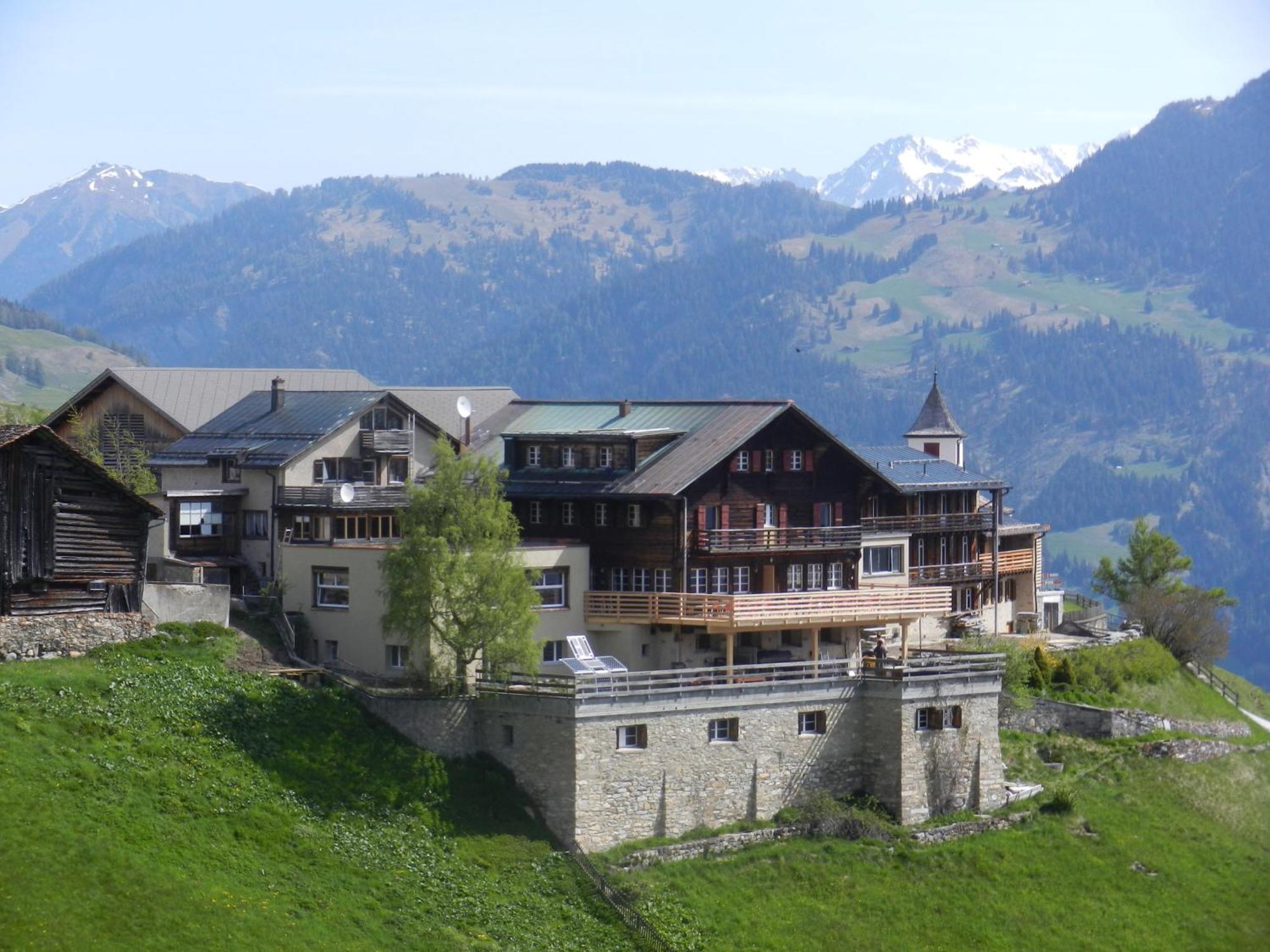 Hotel Restaurant Capricorns Casti-Wergenstein Buitenkant foto