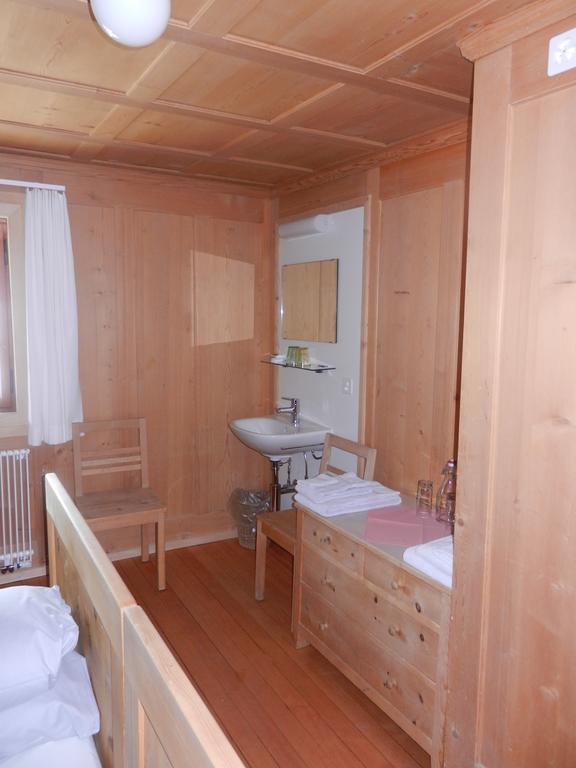 Hotel Restaurant Capricorns Casti-Wergenstein Buitenkant foto
